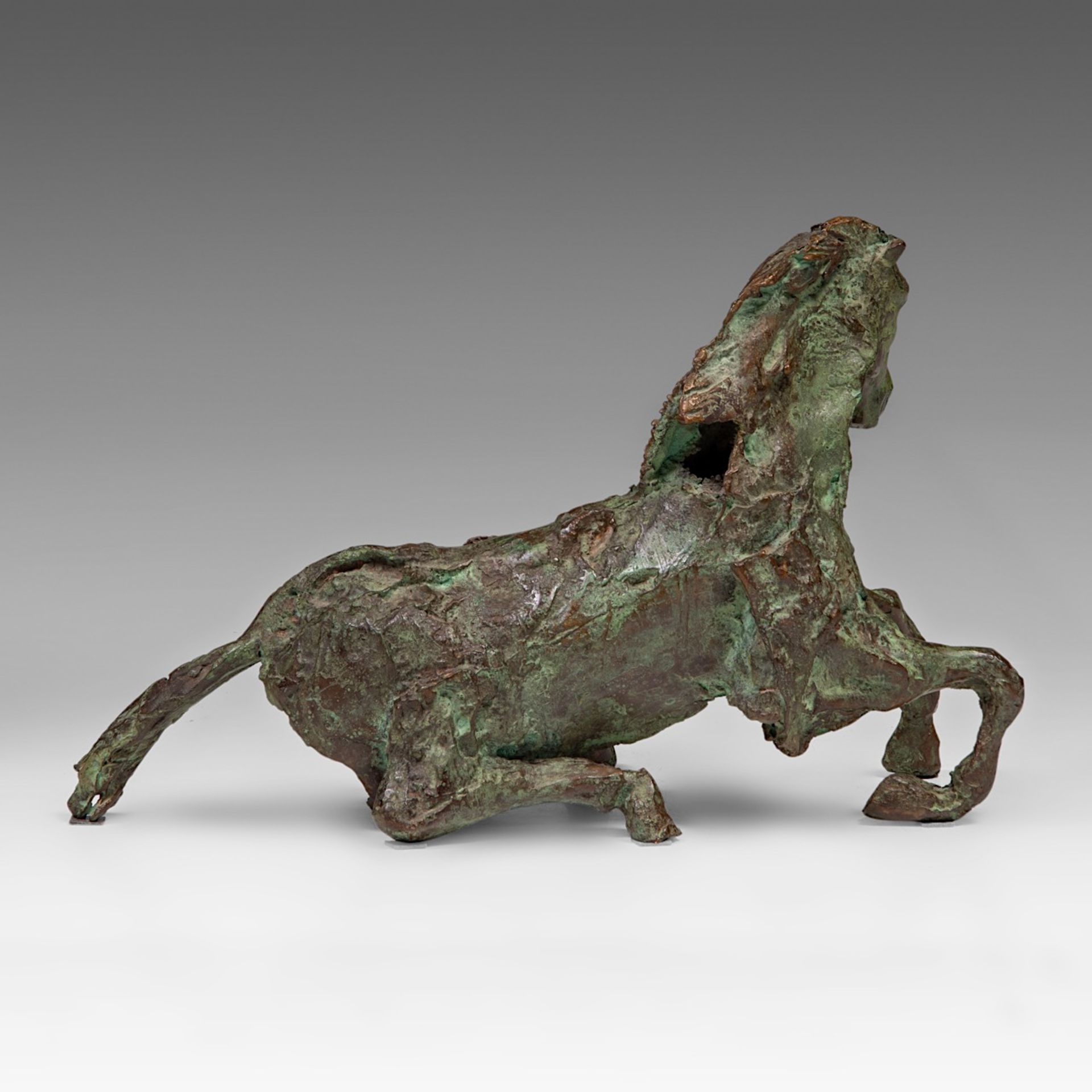 Jan Desmarets (1961), a reclining patinated bronze horse, 2/8 38.5 x 60 cm. (15.1 x 23.6 in.) - Bild 4 aus 6