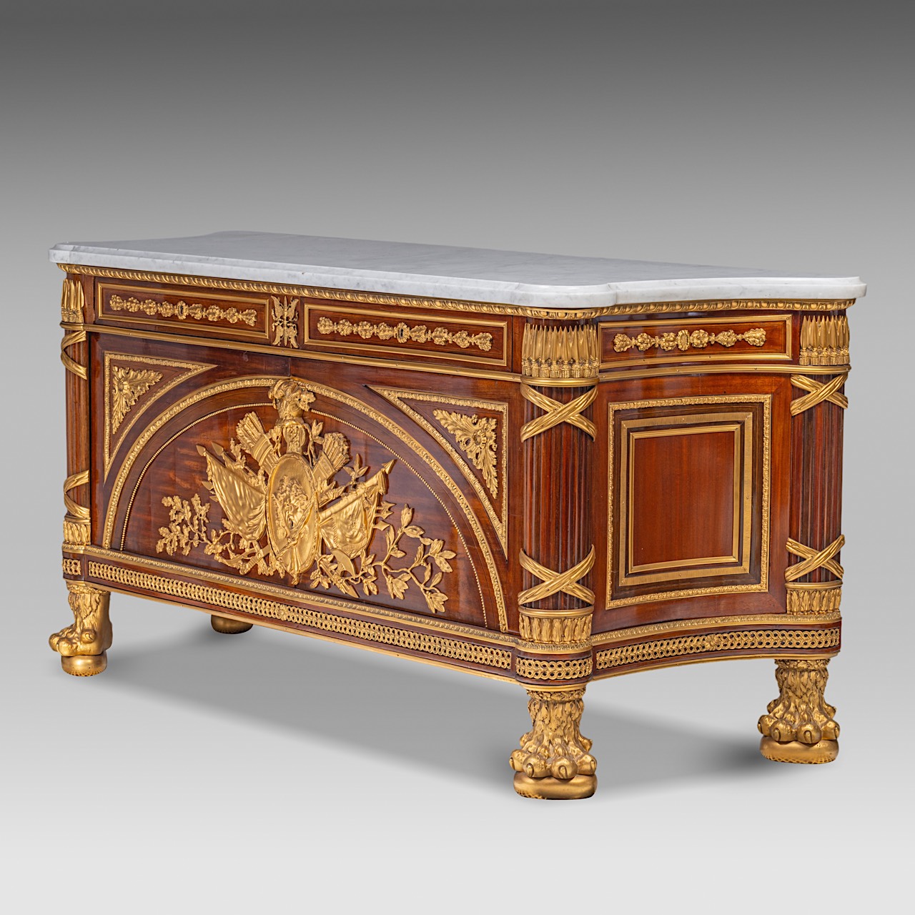 A Louis XVI style commode a vantaux after Stockel and Benneman, H 93 - W 186 - D 86,5 cm - Image 8 of 25