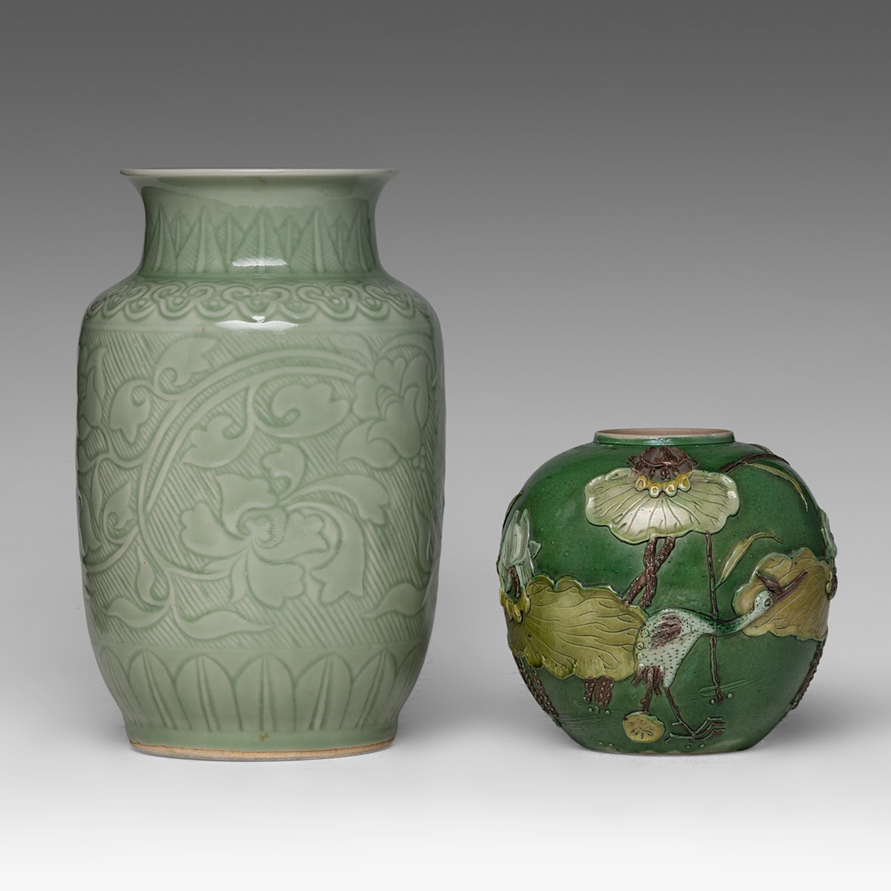 A collection of seven Chinese polychrome porcelain ware, 17thC, 19thC and 20thC, tallest H 30,4 cm ( - Image 8 of 17