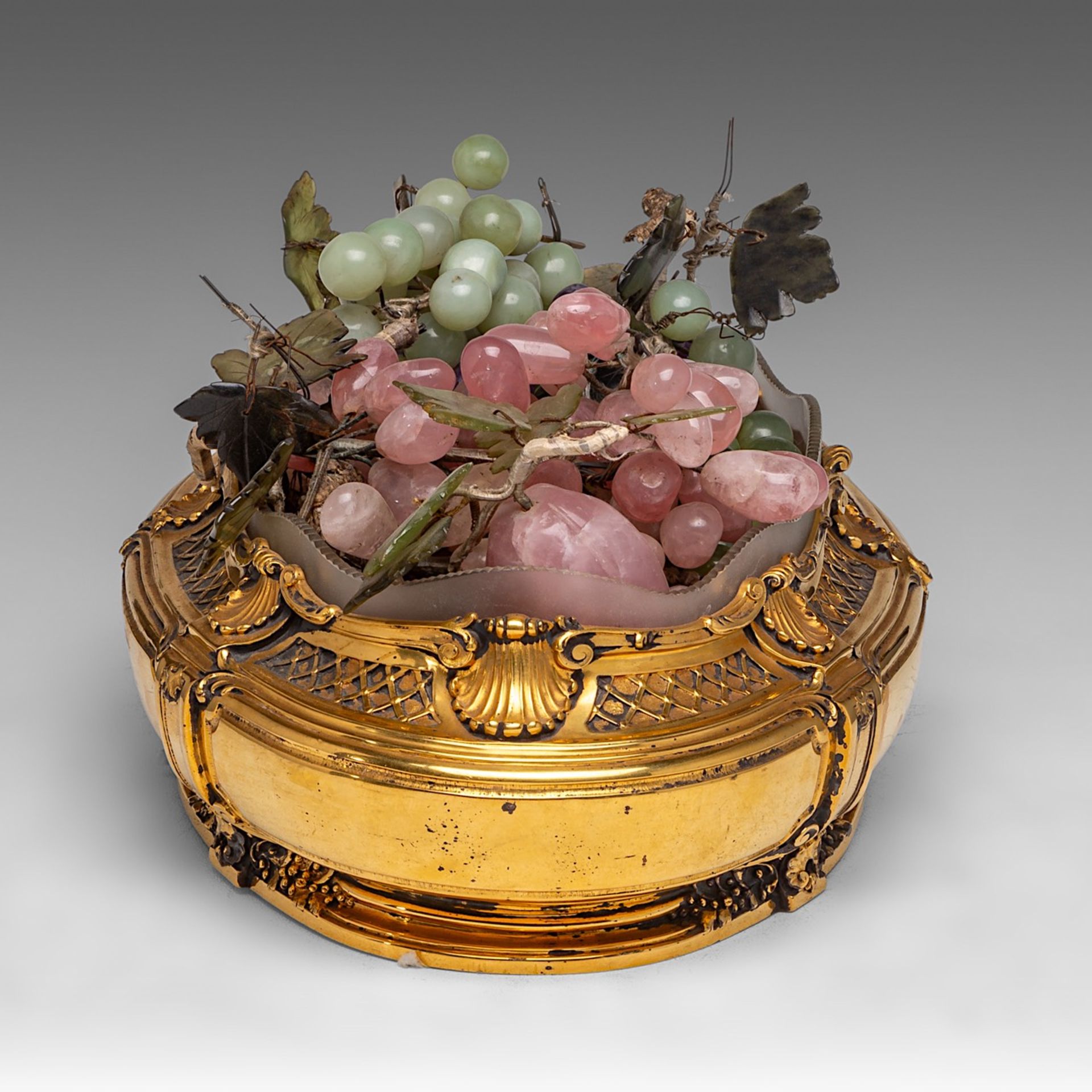 A decorative Napoleon III bunch of grapes 'piece de milieu', gilt bronze with semi-precious stones, - Bild 5 aus 5