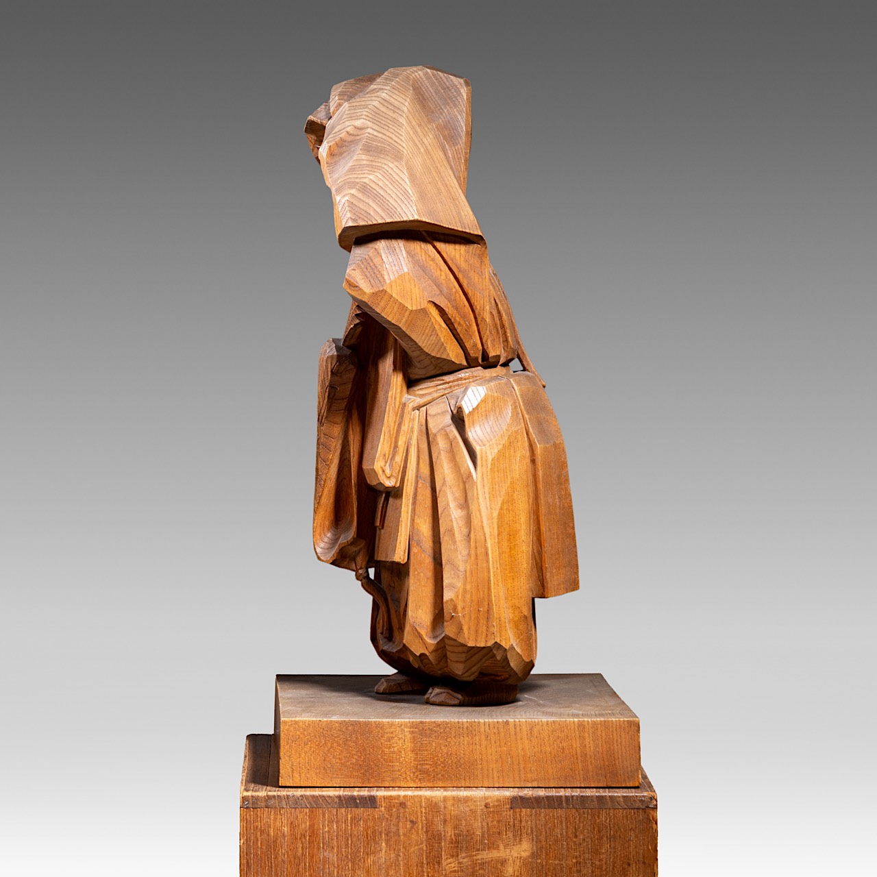 A Japanese cherrywood sculpture of a dancing man, signed Toshiaki Shimamura, total H 47 - 25,5 x 23 - Image 3 of 10