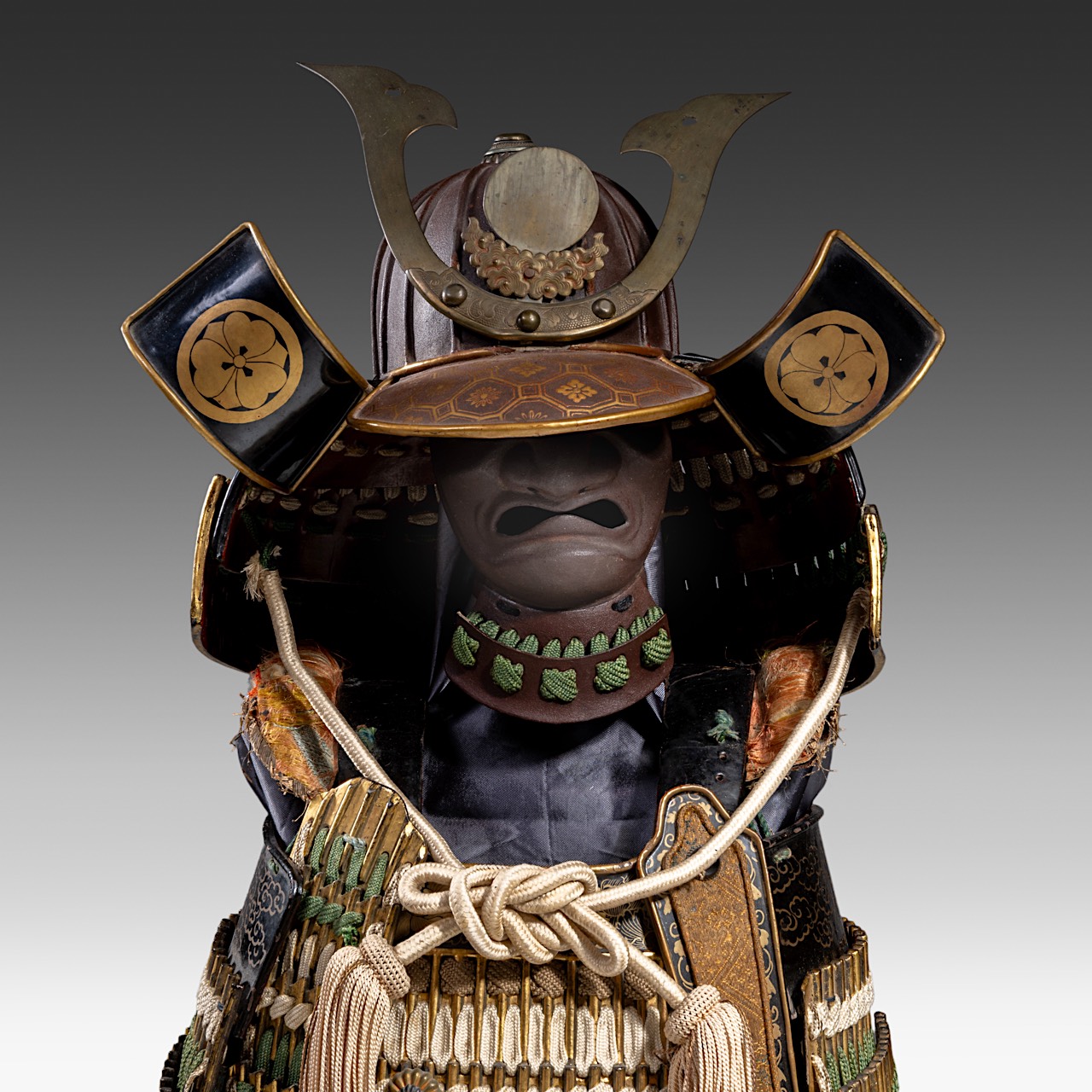 A late Edo/Meiji period (19thC) miniature ceremonial suit of armour, including box, total (with box) - Image 8 of 8