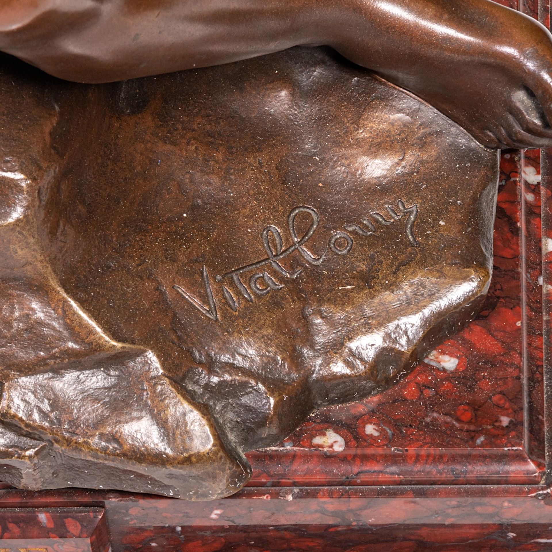 Charles Vital-Cornu (1851/53-1927), 'Le Reveil du Genie', patinated bronze on a Griotte marble base, - Bild 6 aus 11