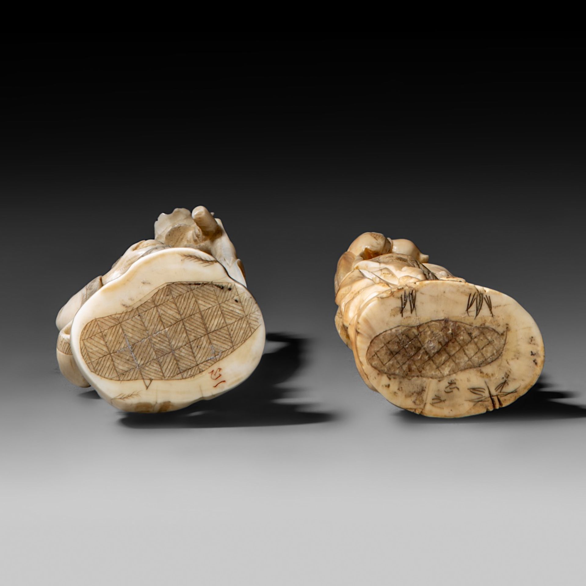 Two Japanese walrus ivory okimono, depicting Fukurokuju and a dancer, Taisho period (1912-1926), H 1 - Image 9 of 9