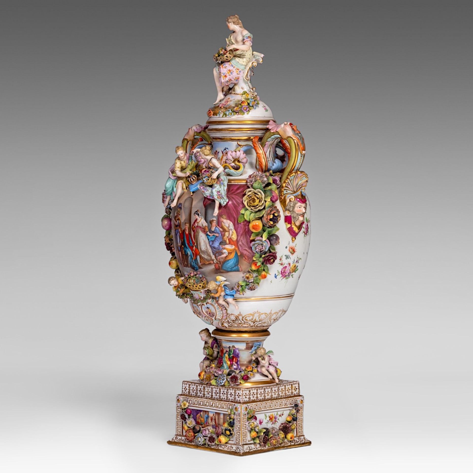 A very imposing Saxony porcelain vase on stand, Postschappel manufactory, Dresden, H 107 cm (total) - Image 2 of 23