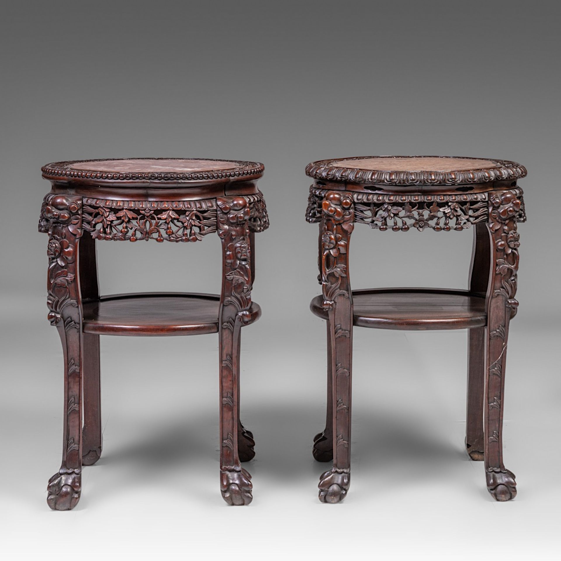 A small collection of four South Chinese carved hardwood bases, all with a marble top, late Qing, ta - Bild 7 aus 17