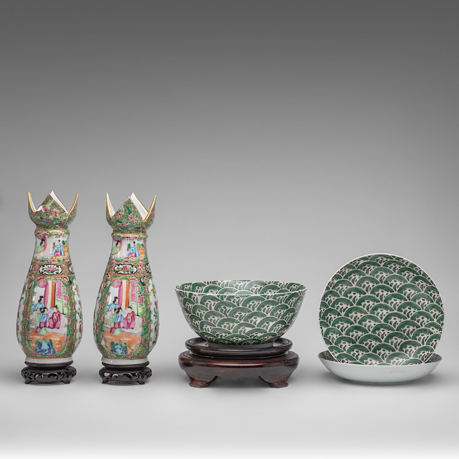 A small collection of Chinese famille verte, rose and Canton ware, incl. a famille rose figure of a - Image 4 of 19
