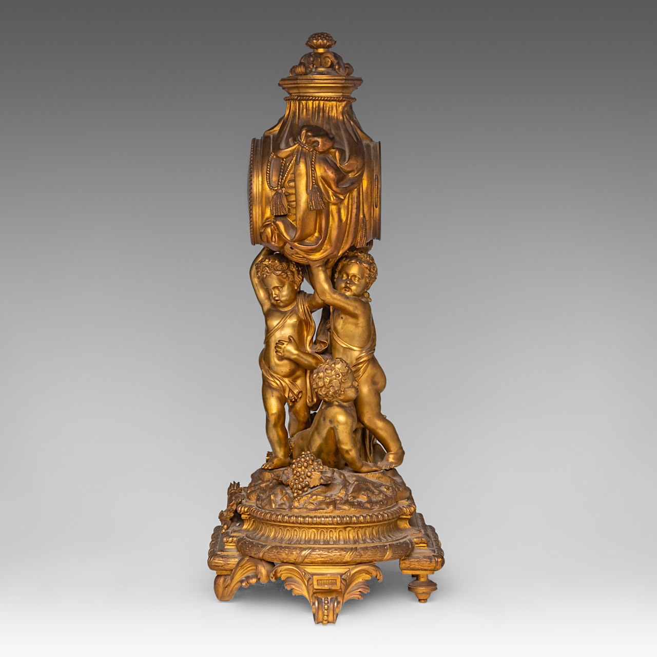 A Neoclassical gilt bronze mantle clock with putti holding the clock case, Lerolle, Paris, H 61 cm - Image 3 of 7