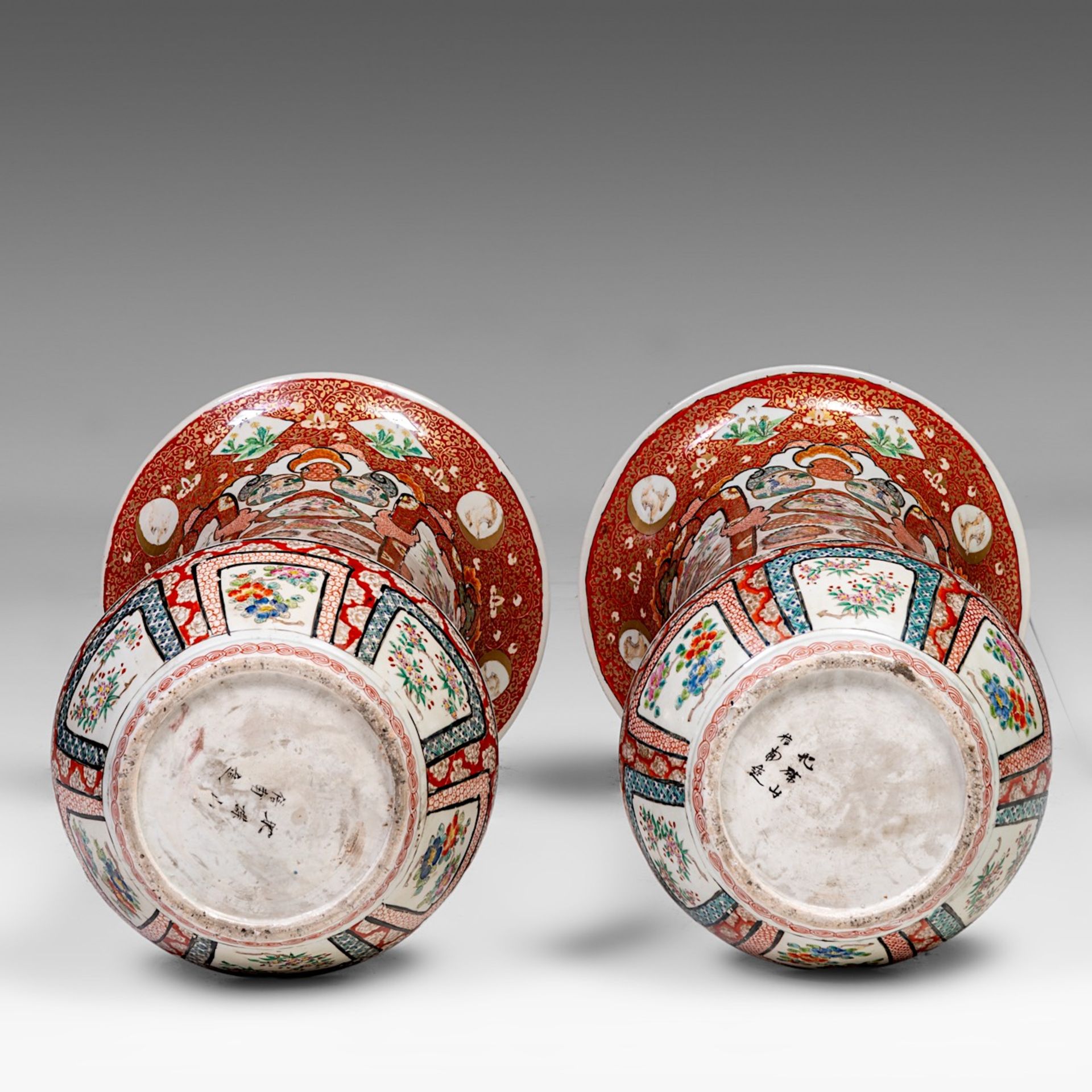 A pair of Japanese Kutani trumpet beaker vases, Meiji-period (1868-1912), H 68 cm - Image 6 of 6