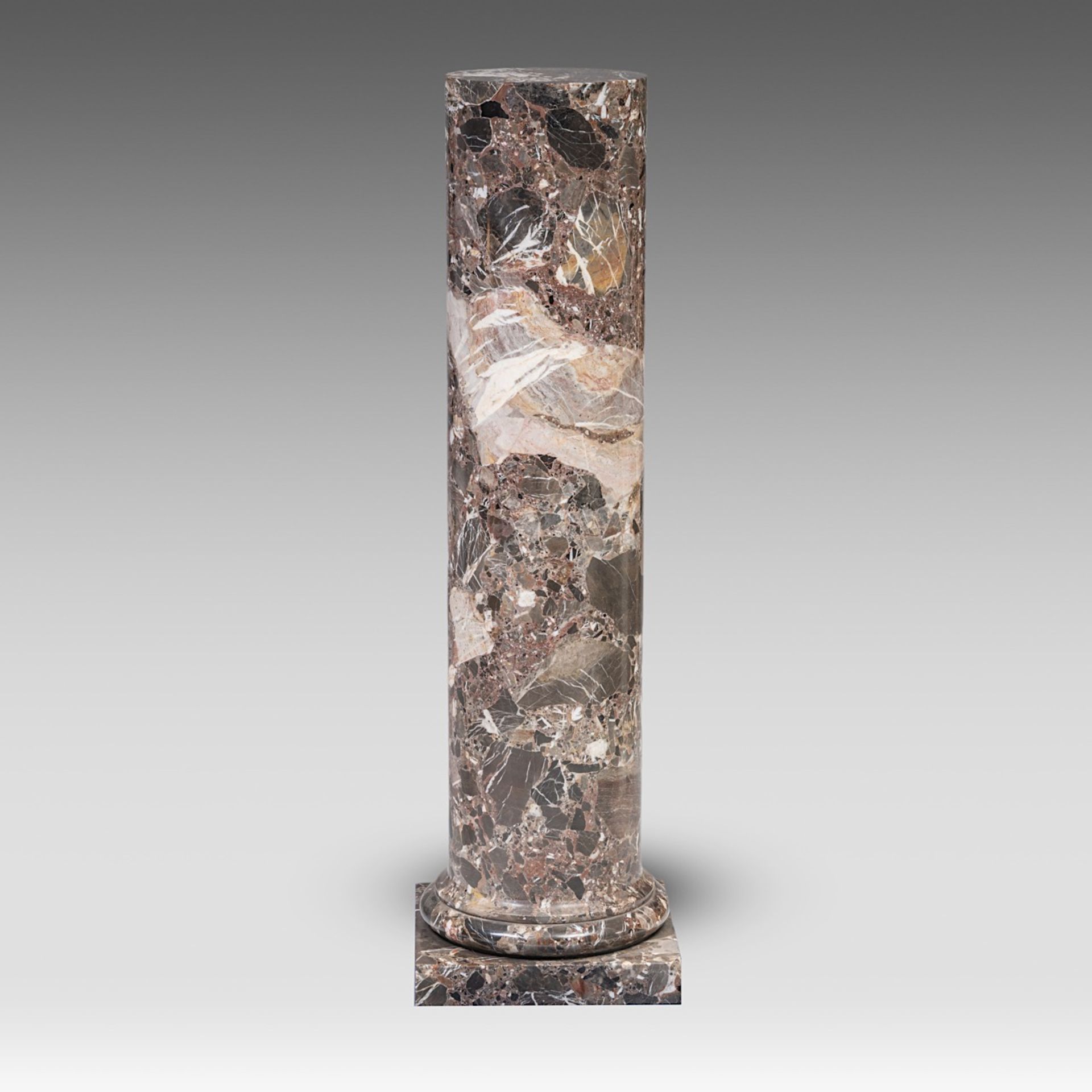 A Carrara marble sculpture of the bathing Venus, on a Breche d'Alep marble column, H 170 cm (total) - Bild 11 aus 13