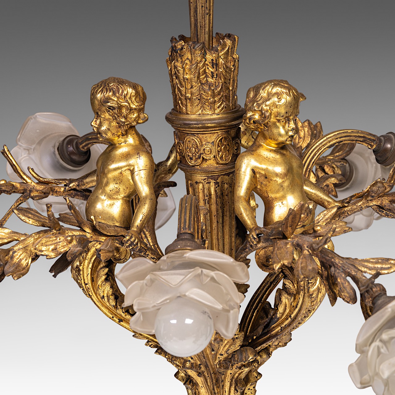 A Neoclassical gilt bronze chandelier, decorated with putti, H 80 cm - Image 7 of 7