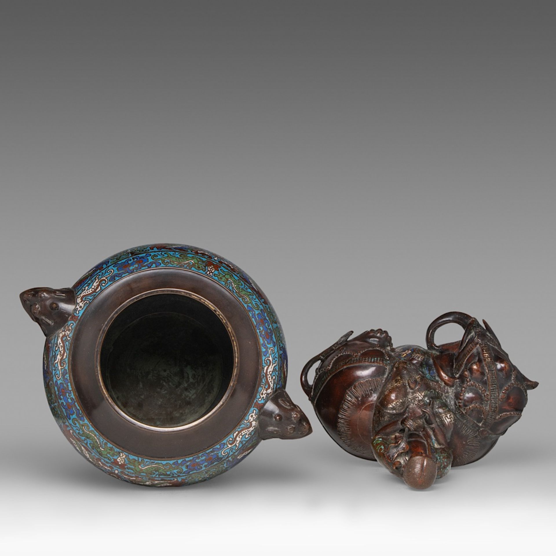 A Japanese champleve enamelled bronze censer and a ditto figure of Kannon seated on an elephant, lat - Bild 5 aus 8