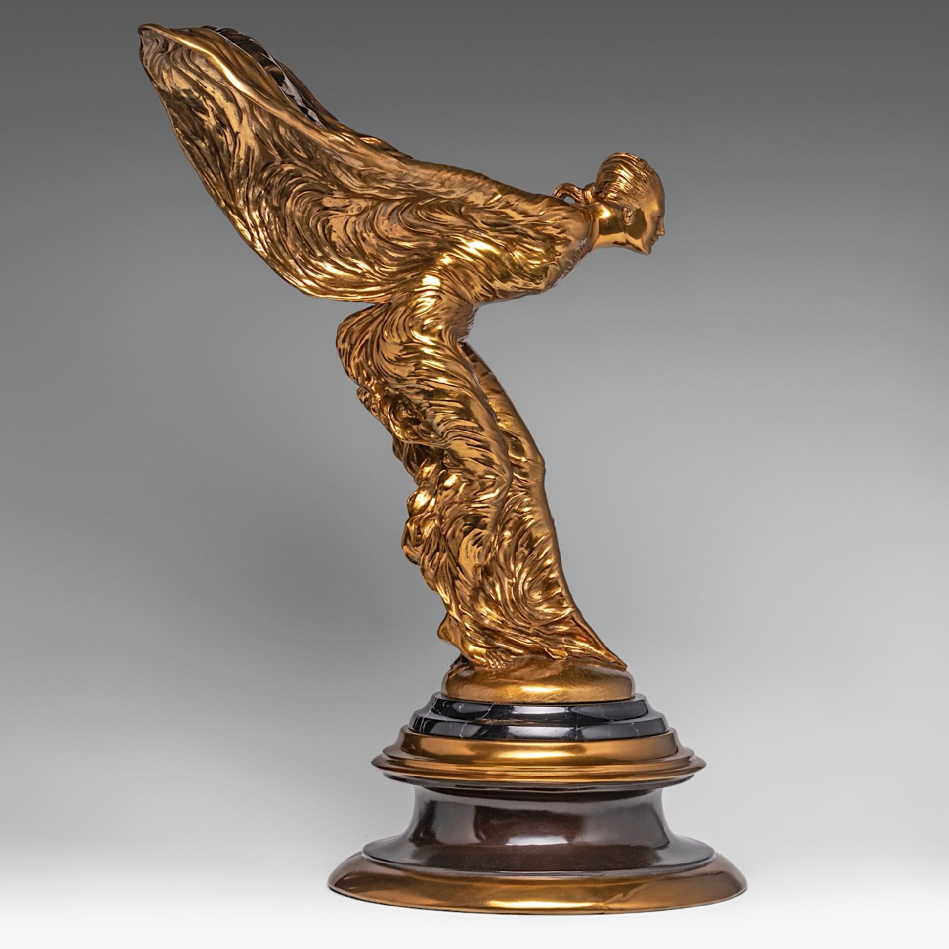 Charles Sykes (1875-1950), gilt bronze sculpture of the 'Spirit of Ecstasy', Rolls-Royce, H 69 cm - Bild 3 aus 14