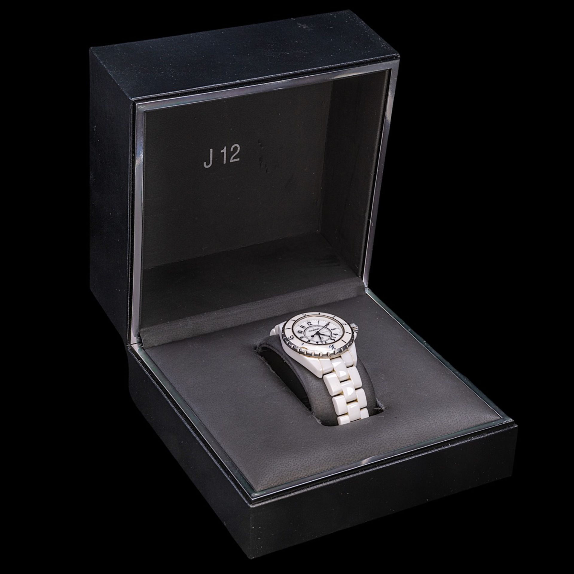 Chanel J12 Watch, white ceramic and steel, 33 mm, Ref. H5698 - Bild 4 aus 12