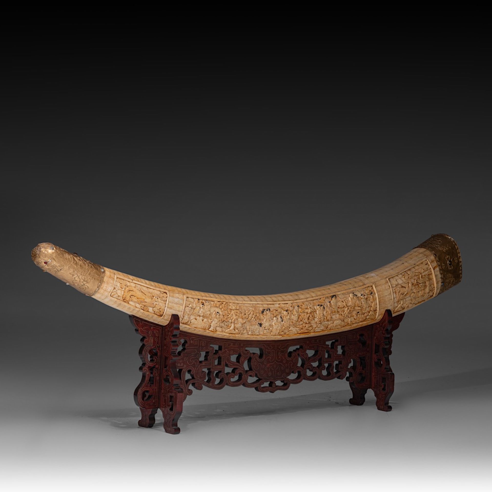 Tusk made from sculpted bone slats, Qing/Republic period, inner arch 165 cm - outer arch 175 cm - Bild 2 aus 13