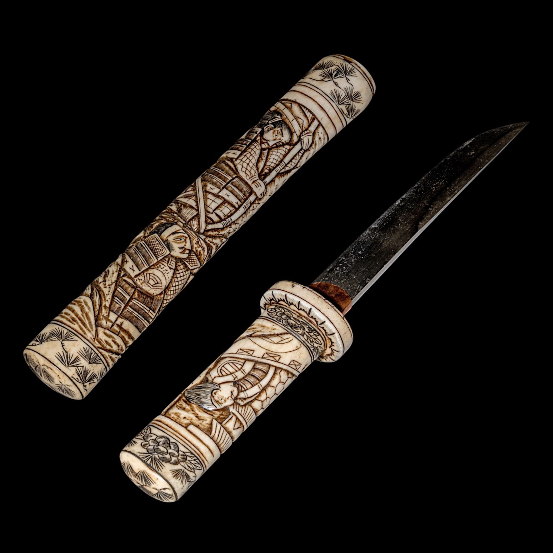 A Japanese Meiji/Taisho period (1868-1926) bone tanto dagger, L 34,7 - weight 331g - Image 2 of 13