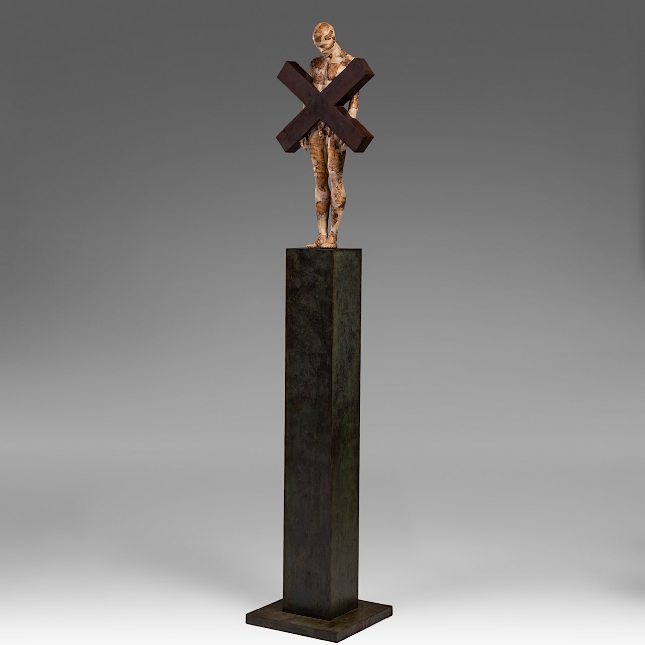 Josep Bofill (1942), male figure, mixed media (bronze, resin, newspaper), 1/3, H: 172 cm (+) - Image 2 of 12