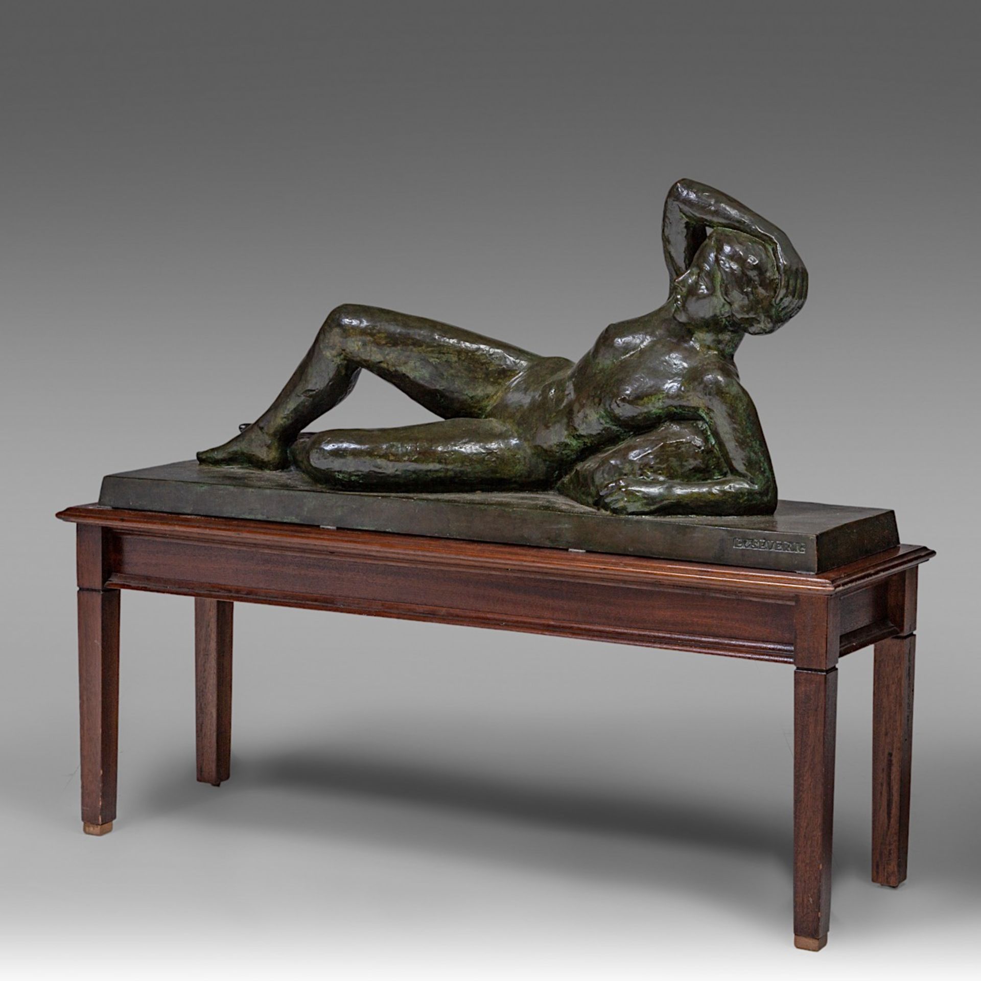 Leon Severac (1903-1996), reclining female nude, patinated bronze, H 43 - W 98 cm - Bild 2 aus 7