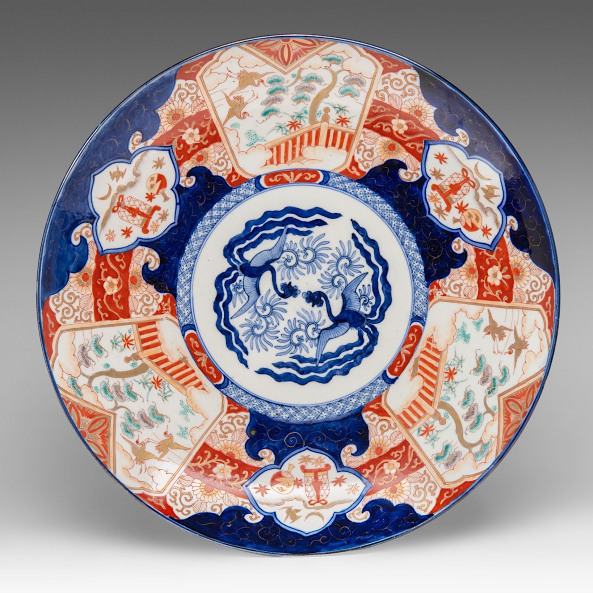 A large Japanese Imari 'Crane' plate, late Meiji (1868-1912), dia 48 cm