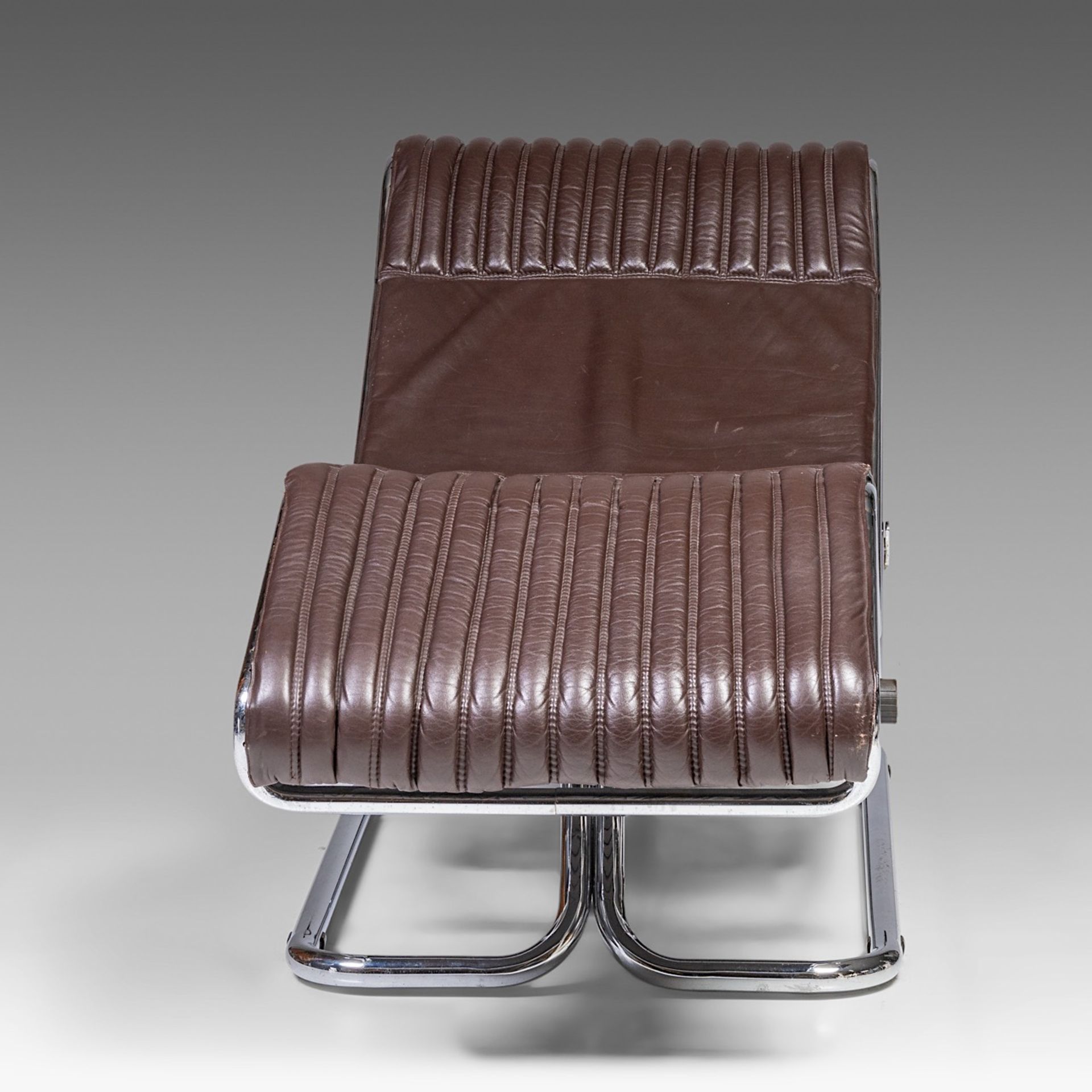 An Italian design brown leather chaise longue by Guido Faleschini, '70s, W 160 cm - Bild 4 aus 9