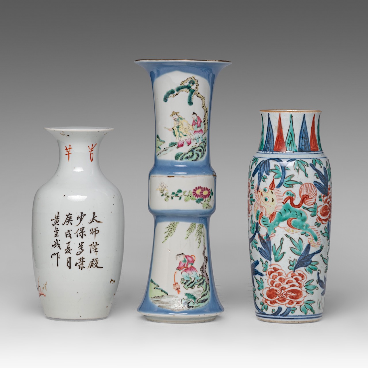 A collection of seven Chinese polychrome porcelain ware, 17thC, 19thC and 20thC, tallest H 30,4 cm ( - Image 4 of 17