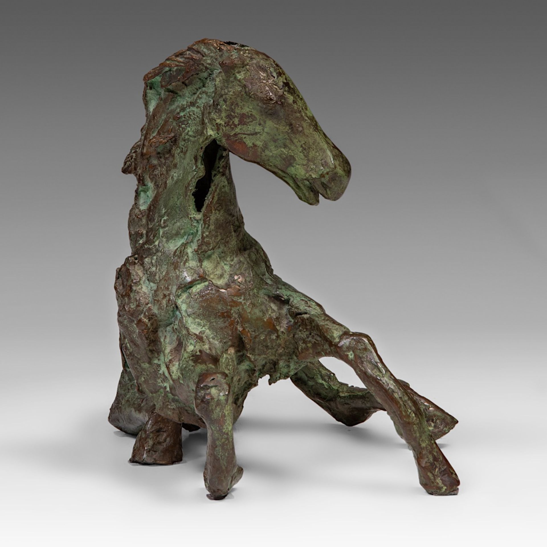 Jan Desmarets (1961), a reclining patinated bronze horse, 2/8 38.5 x 60 cm. (15.1 x 23.6 in.) - Bild 5 aus 6