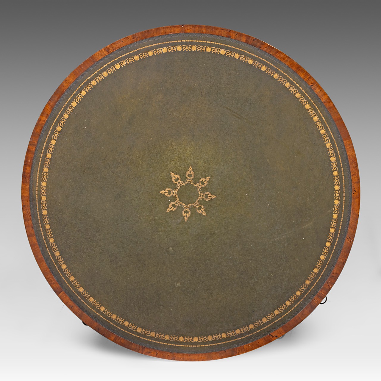 An English revolving drum table, marked with a crowned WR, ca. 1800, H 74 cm - dia 91 cm - Image 6 of 9