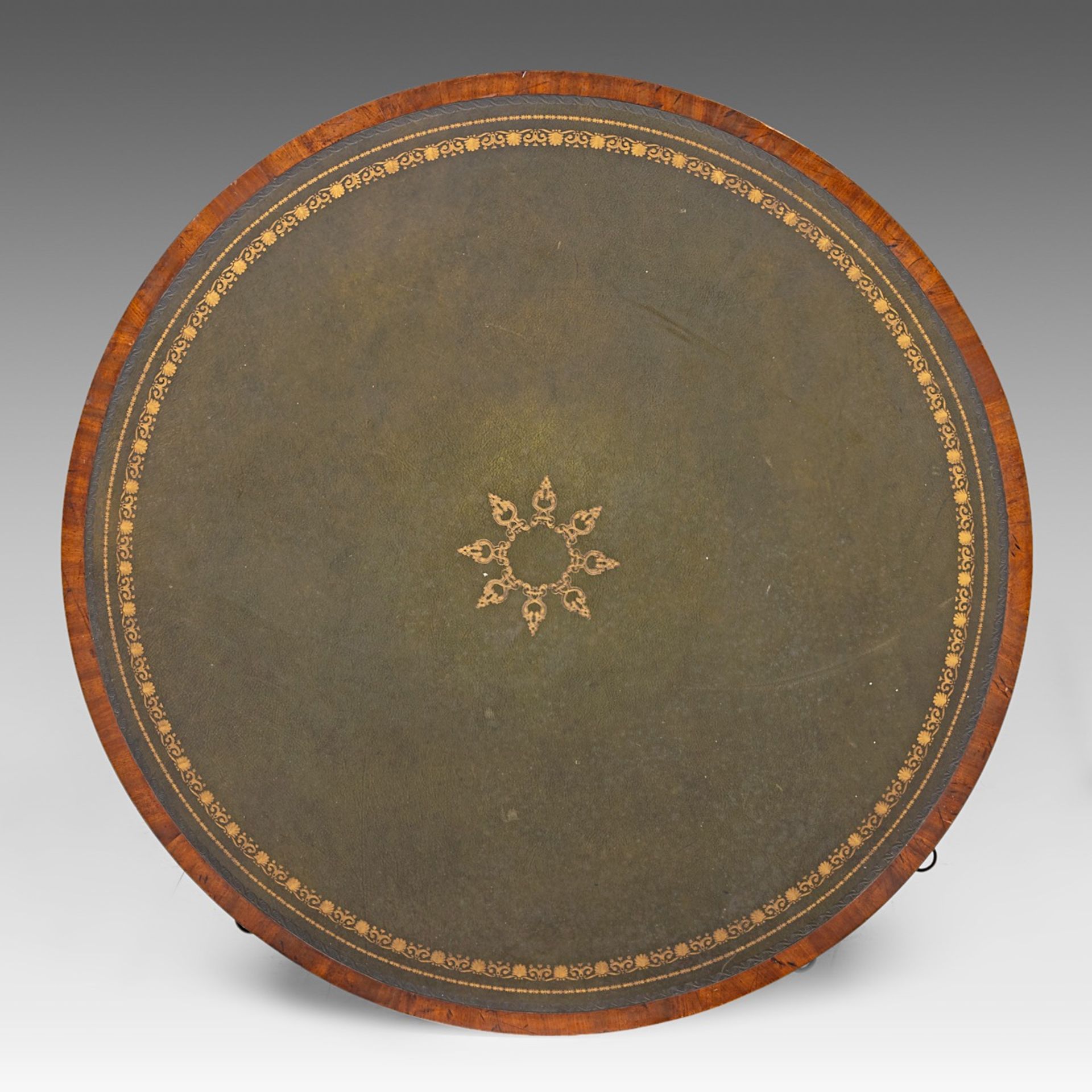 An English revolving drum table, marked with a crowned WR, ca. 1800, H 74 cm - dia 91 cm - Image 6 of 9