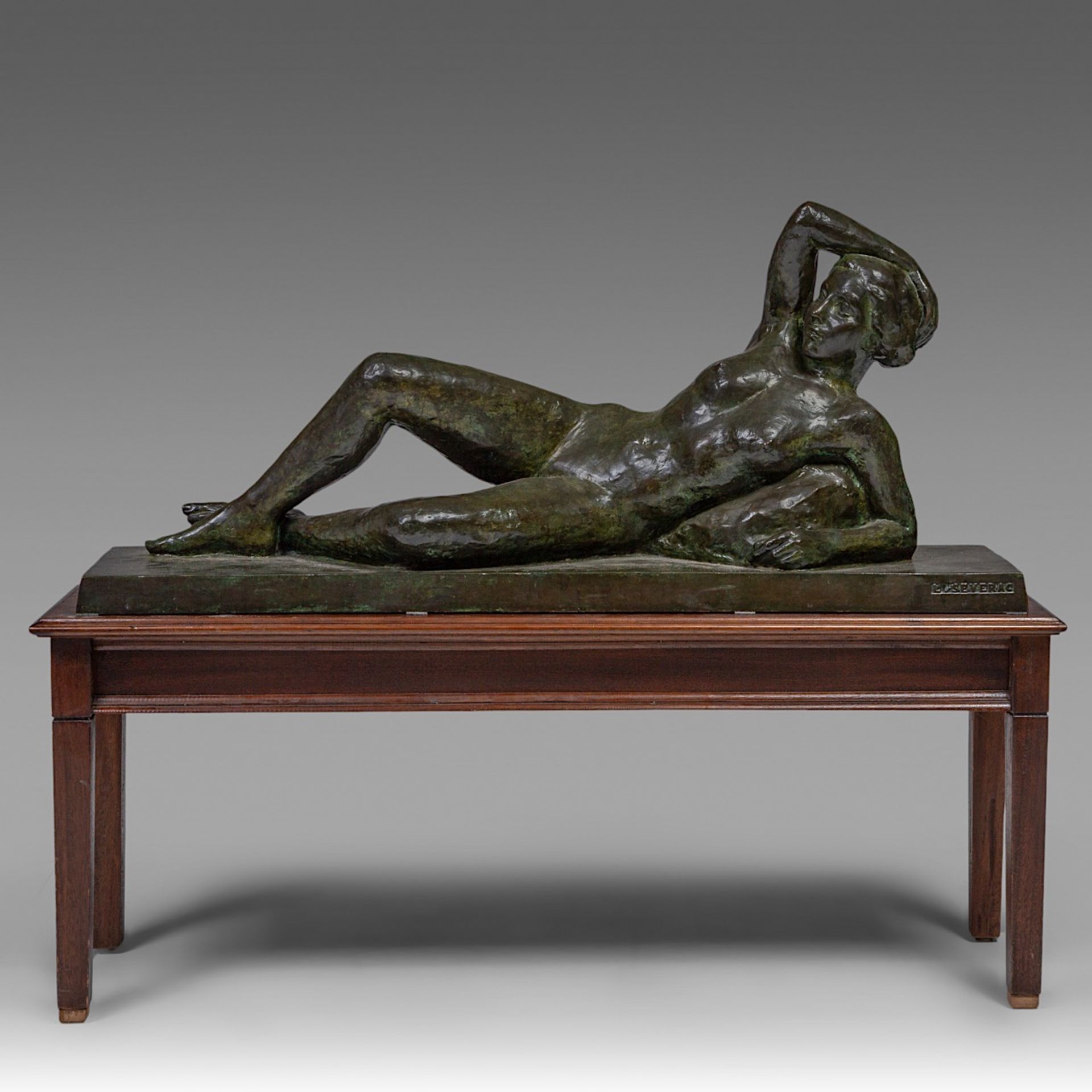 Leon Severac (1903-1996), reclining female nude, patinated bronze, H 43 - W 98 cm