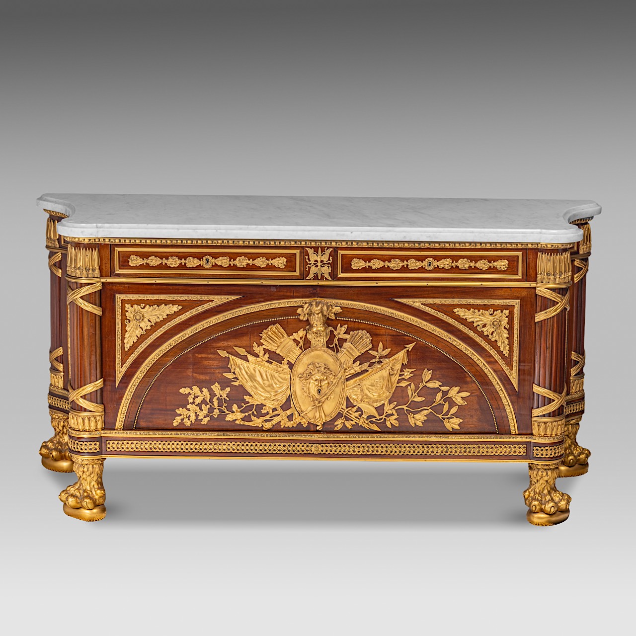 A Louis XVI style commode a vantaux after Stockel and Benneman, H 93 - W 186 - D 86,5 cm - Image 9 of 25