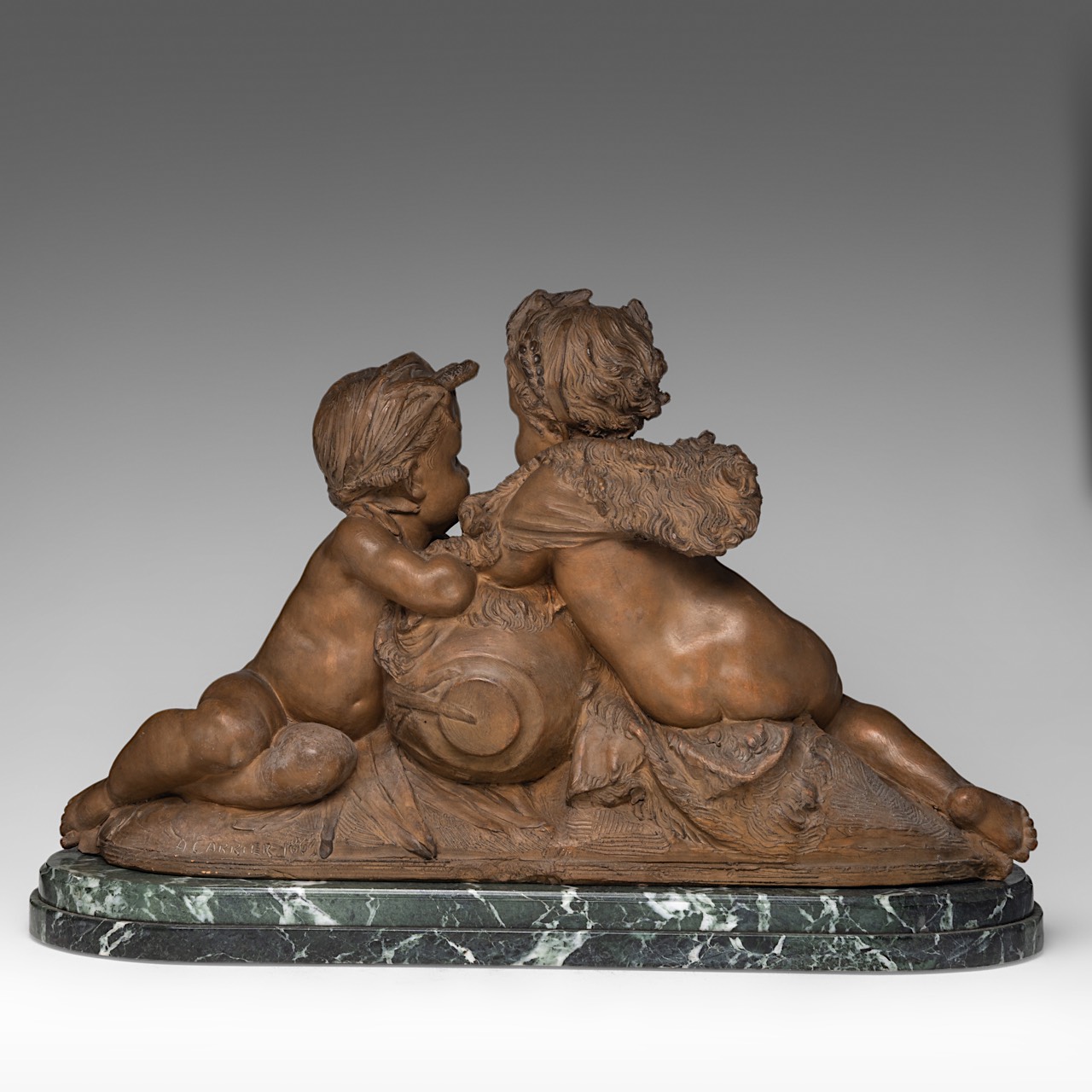 Carrier-Belleuse (1824-1887), two putti by the fountain, terracotta on a marble base, H 43 - W 68 cm - Image 5 of 10