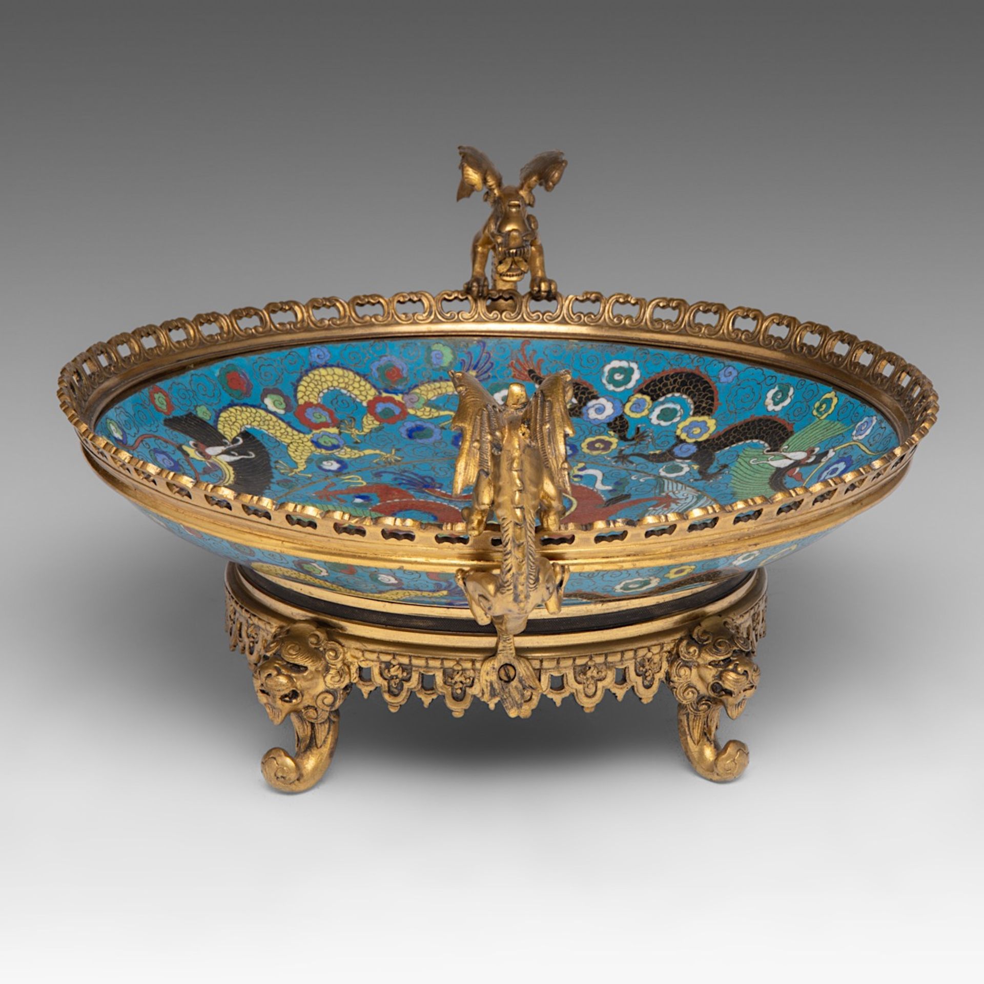 A Chinese cloisonne enamelled 'Dragon' plate, raised on gilt bronze mounts, 19thC, dia 31,5 cm - Image 7 of 9