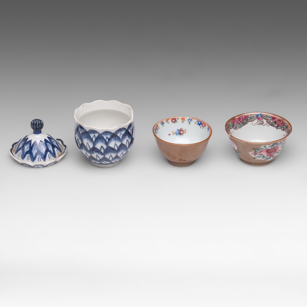 A small collection of Chinese medicine jars, late Qing and Kangxi period - and cafe-au-lait tea ware - Image 13 of 13