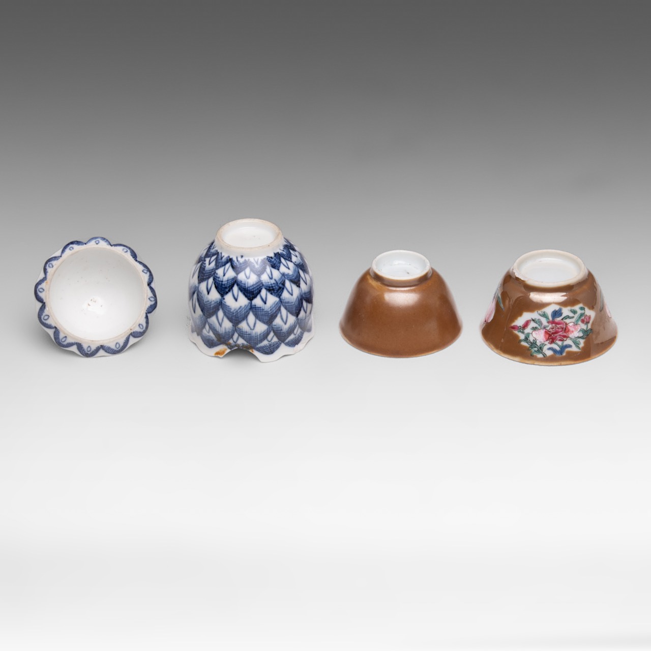 A small collection of Chinese medicine jars, late Qing and Kangxi period - and cafe-au-lait tea ware - Image 12 of 13