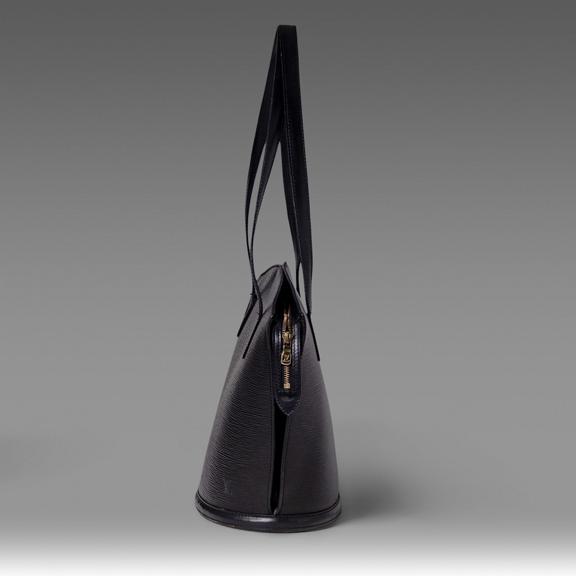 Two various Louis Vuitton handbags in black epi leather - Bild 7 aus 22