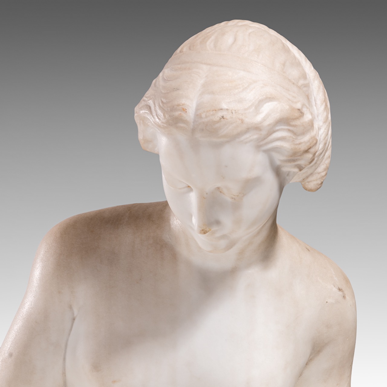 A Carrara marble sculpture of the bathing Venus, ca. 1900, H 98 cm - Image 8 of 11