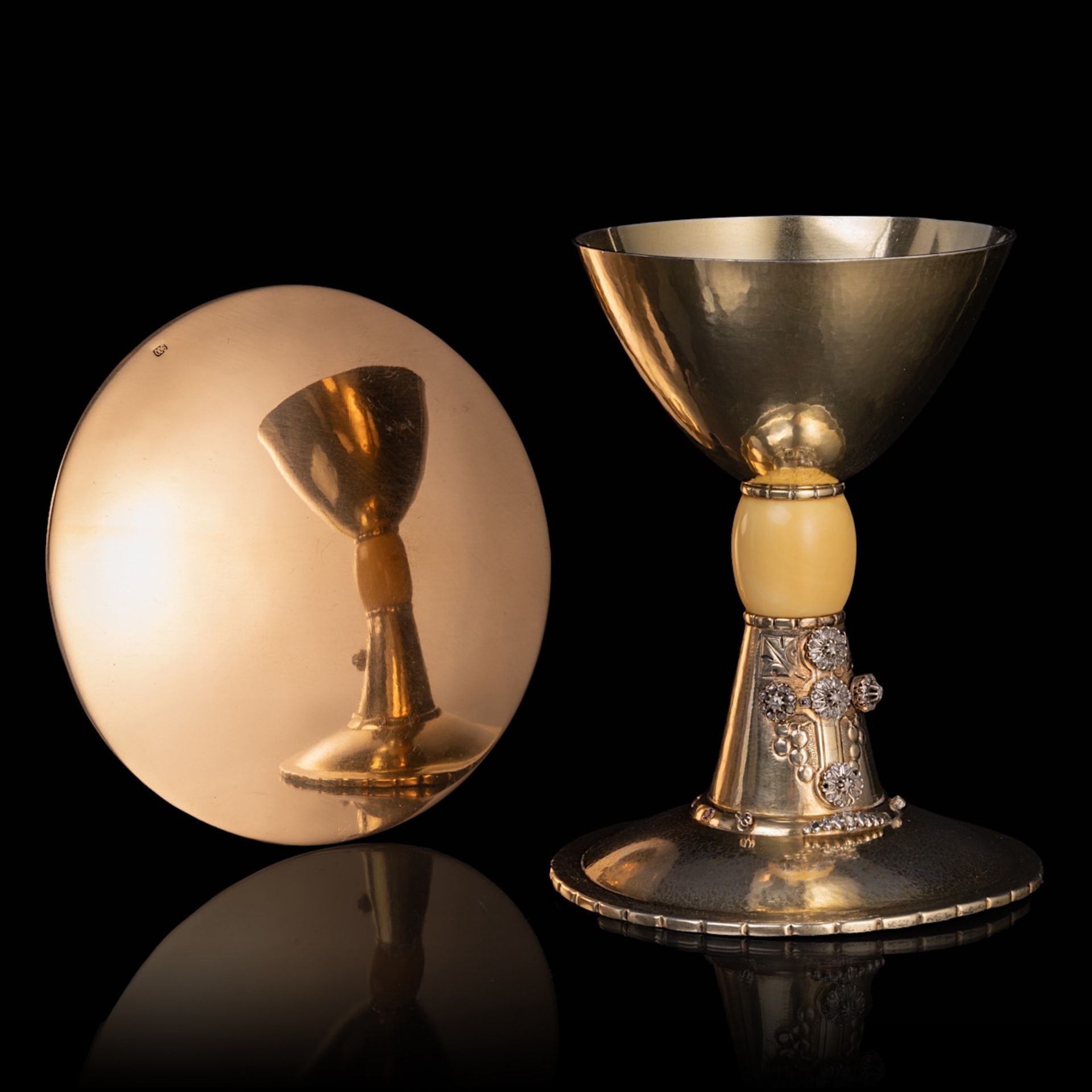 A 900/000 silver and gilt silver chalice, Belgian hallmarked, H 16 cm - total weight 518 g (+)