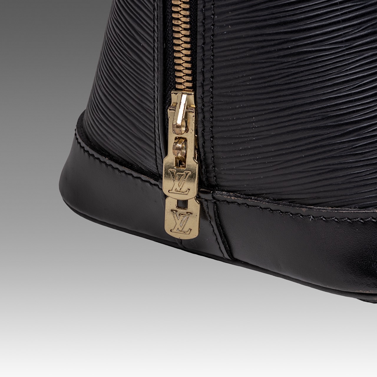 Two various Louis Vuitton handbags in black epi leather - Image 19 of 22