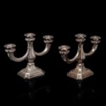 A pair of silver candlesticks, 830/000, H 18,5, total weight: ca 1251 g