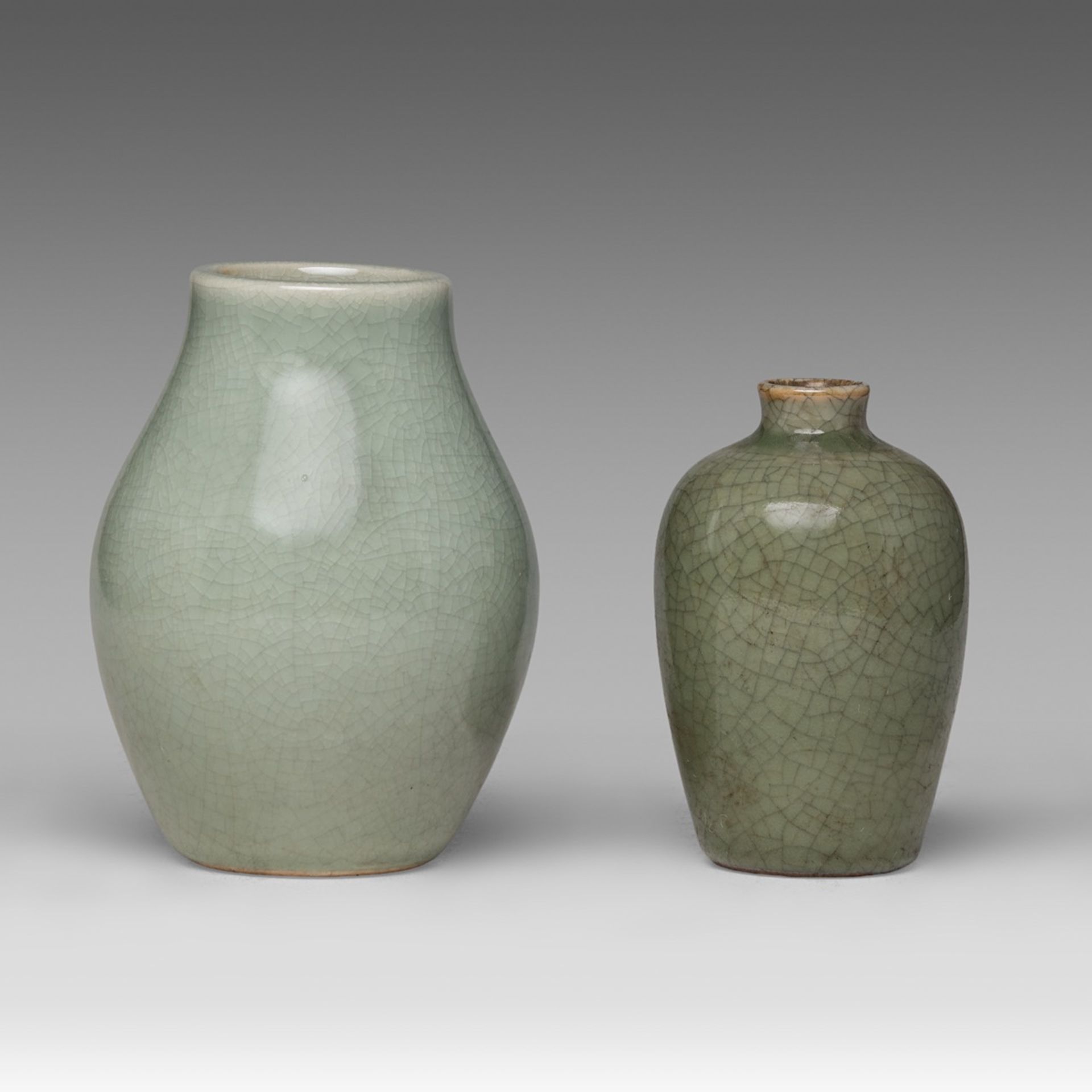 A collection of seven Chinese porcelain ware, 18thC - 20thC, tallest H 30 cm (7) - Image 4 of 15
