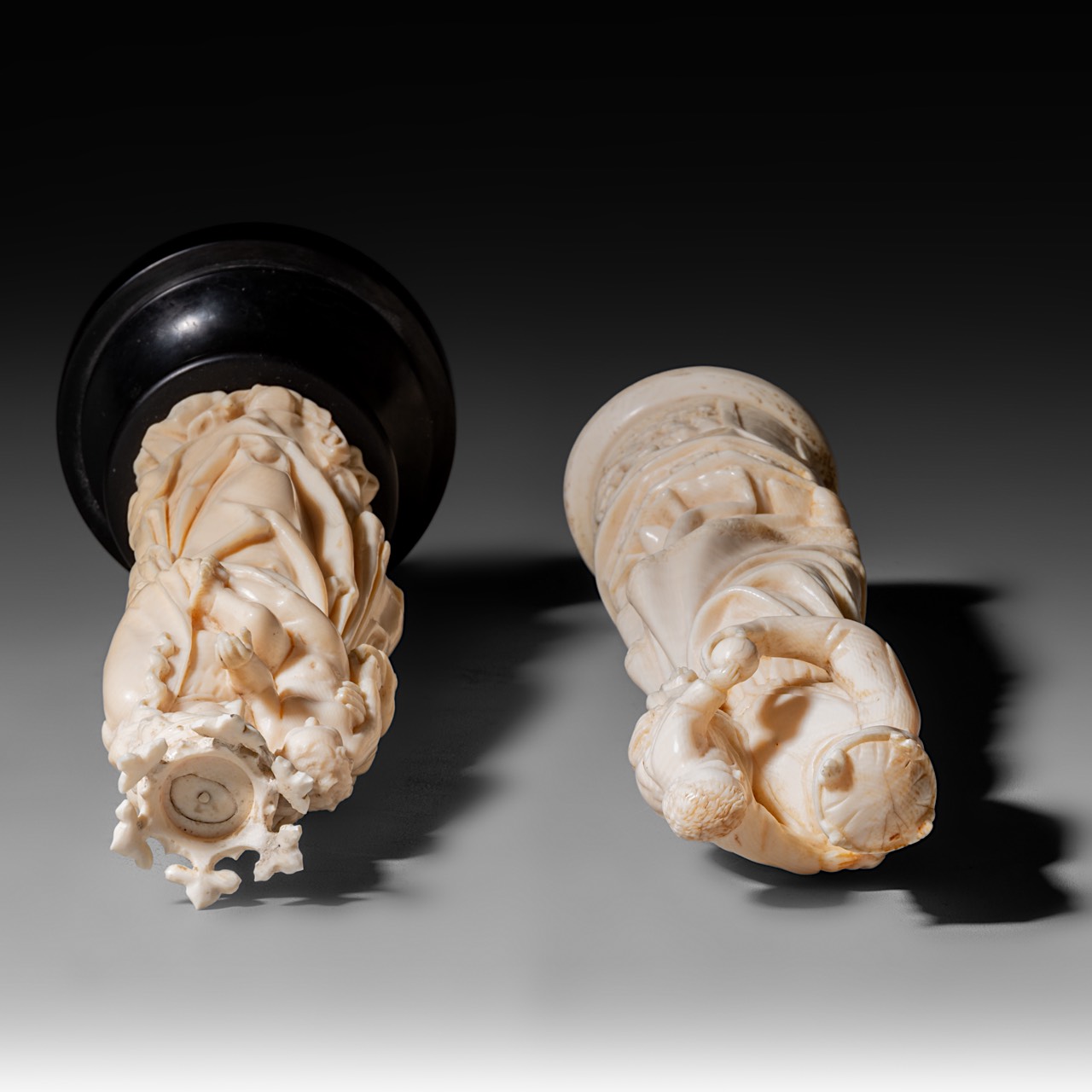 Two 19th/20th century Dieppe ivory Holy Virgin and Child statues (+) - Image 6 of 6
