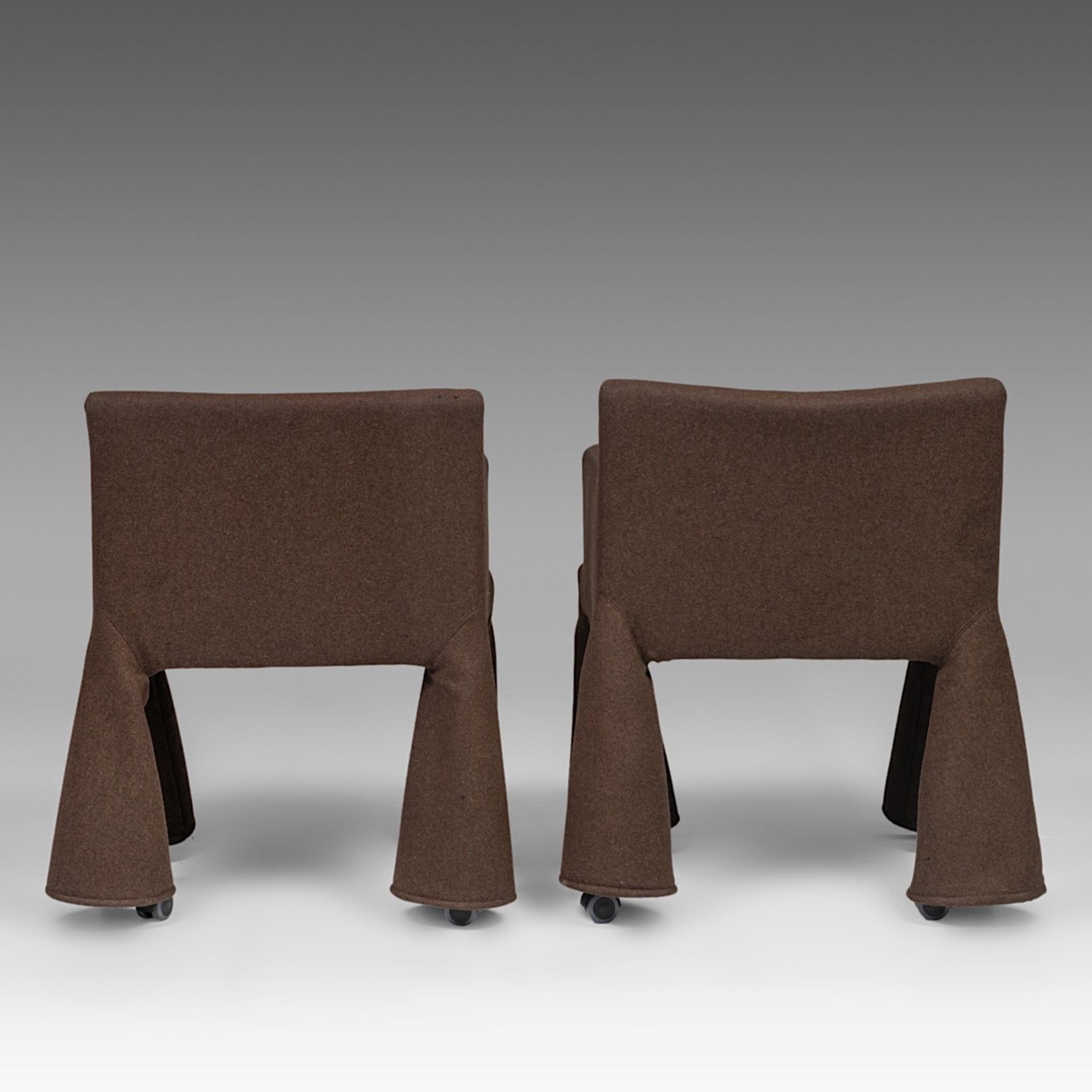 A pair of 'VIP' chairs by Marcel Wanders, the Netherlands, 2000, H 82 - W 60 cm - Bild 5 aus 9