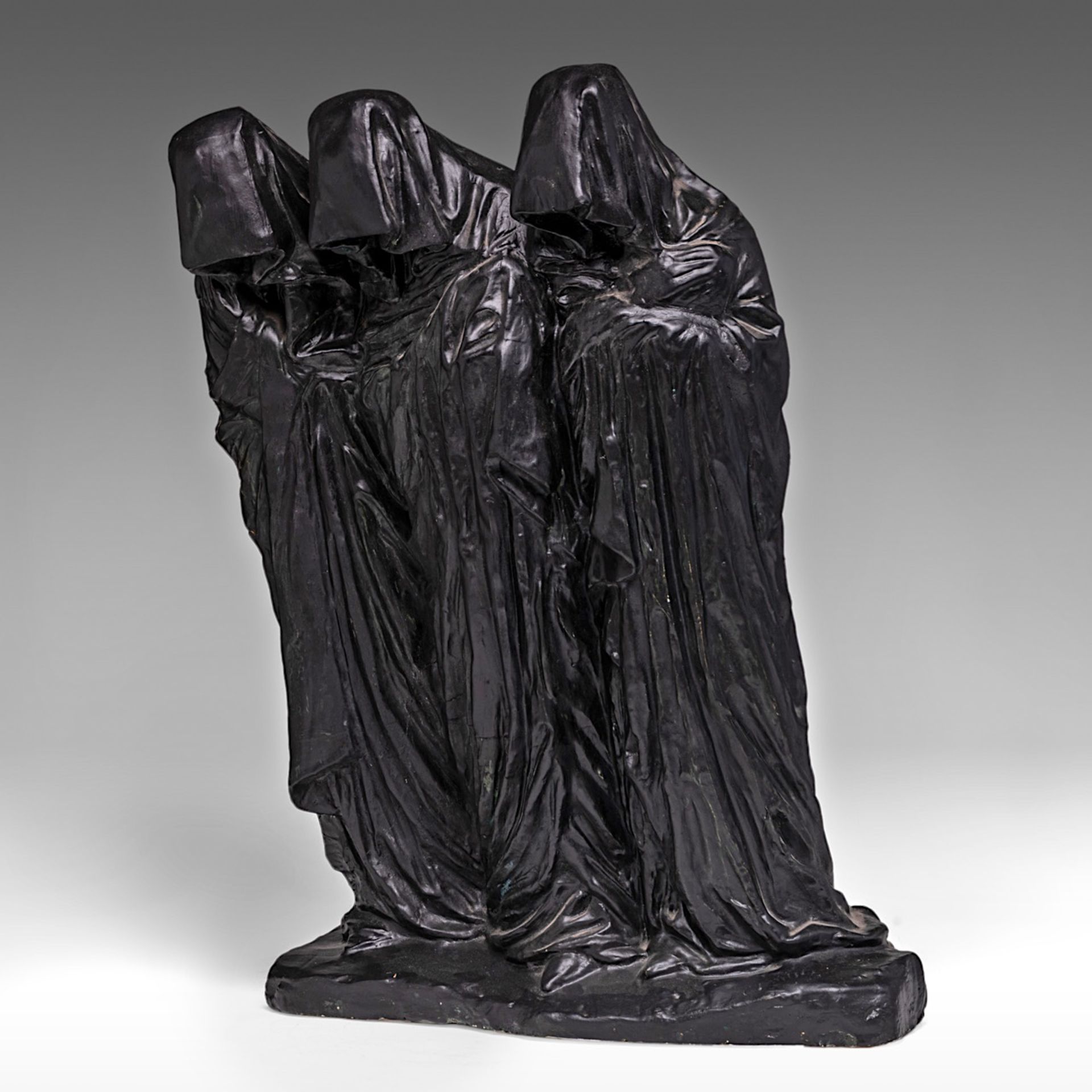 George Minne (1866-1941), 'Les saintes femmes au tombeau', black painted plaster, H 60 - W 47 cm - Bild 2 aus 8