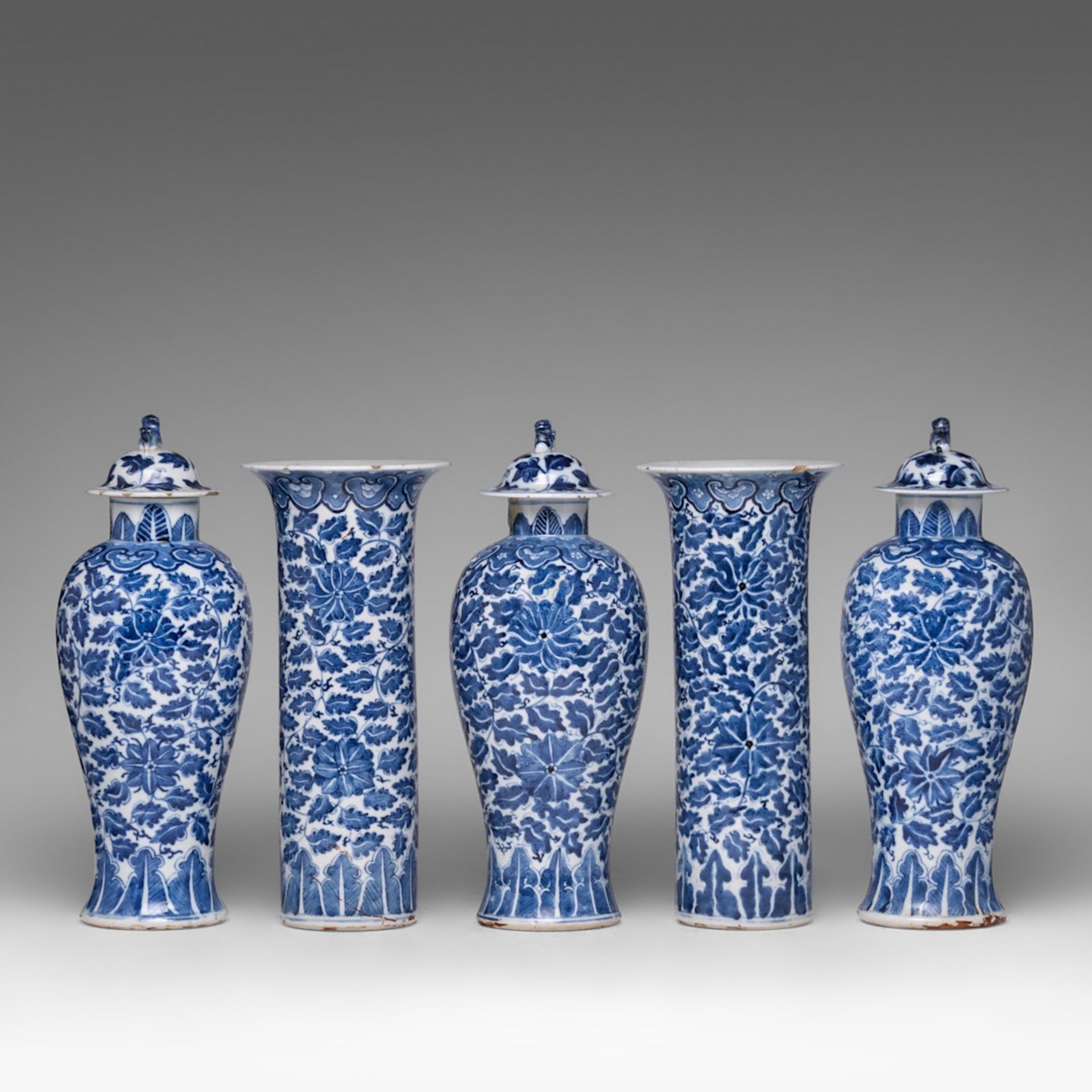 A complete set of Chinese blue and white floral decorated five-piece garniture vases, 19thC, H 30 (b - Bild 4 aus 8