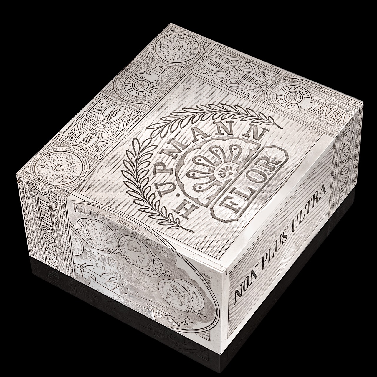 A Russian silver cigar box, Moscow, 84 ZN, maker's mark Pavel Ovchinnikov, dated 1881 6 x 13.7 x 12 - Image 13 of 14