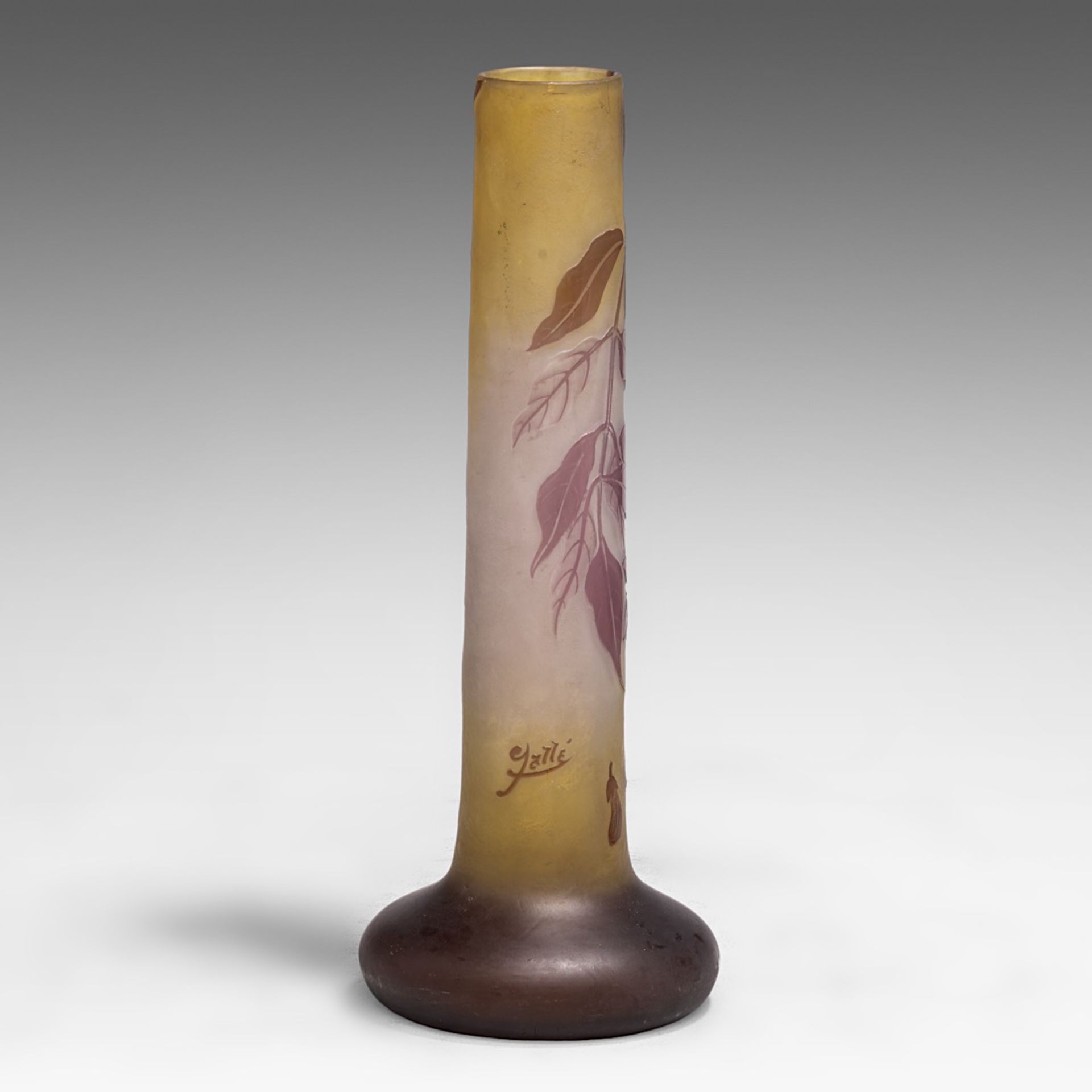 An Art Nouveau floral decorated glass paste vase by Emile Galle, H 33,5 cm - Bild 3 aus 7