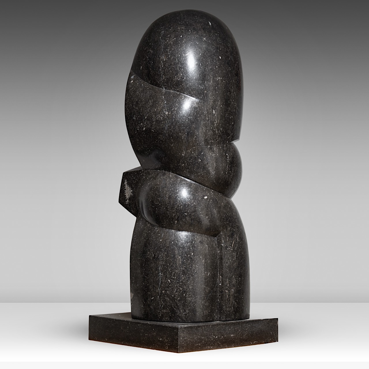 Pol Spilliaert (1935-2023), 'Omarming', polished Belgian Blue Stone, 1994 98 x 37 x 38 cm. (38.5 x 1 - Image 2 of 9