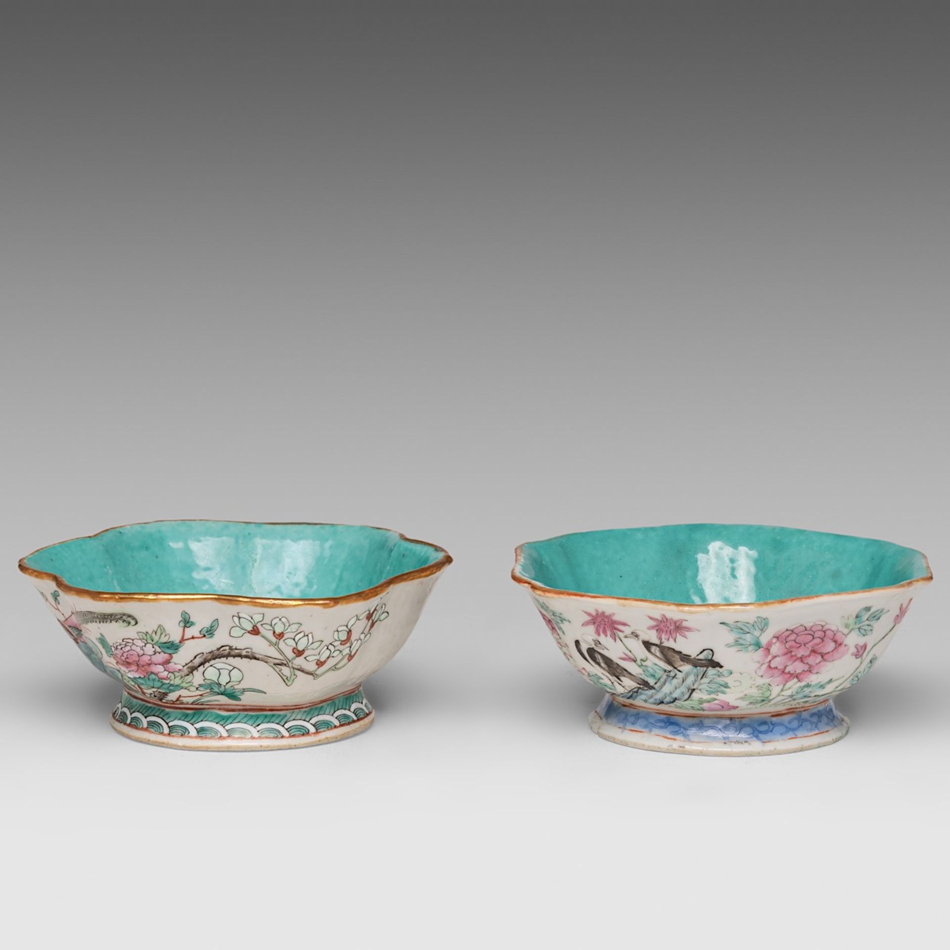 A collection of six Chinese mineral carvings and three porcelain footed bowls, Tongzhi mark and of t - Bild 21 aus 32