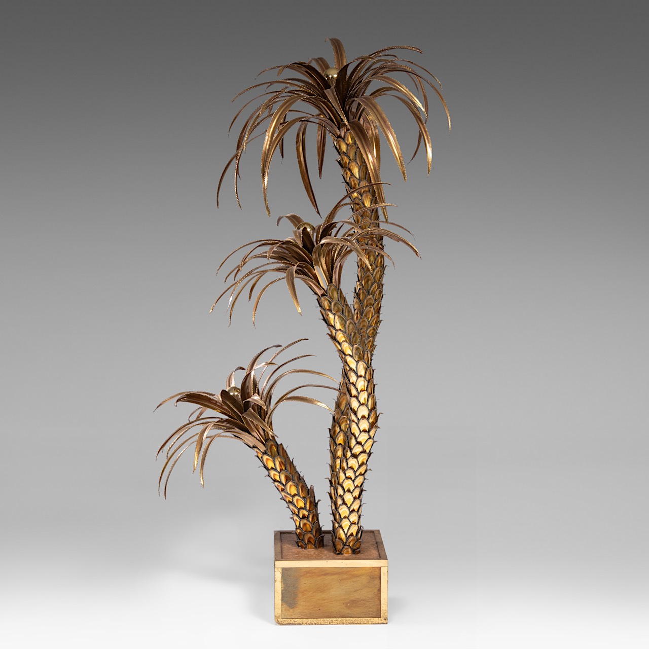 A vintage Maison Jansen gilt brass palm tree lamp 170 cm. (66.9 in.) - Image 4 of 10