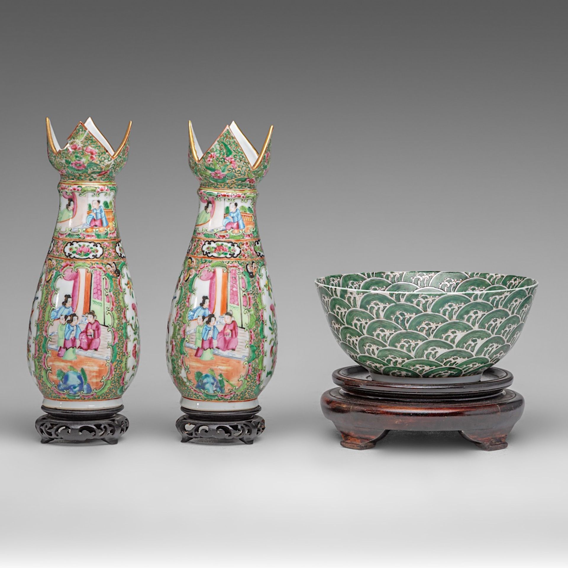 A small collection of Chinese famille verte, rose and Canton ware, incl. a famille rose figure of a - Image 5 of 19